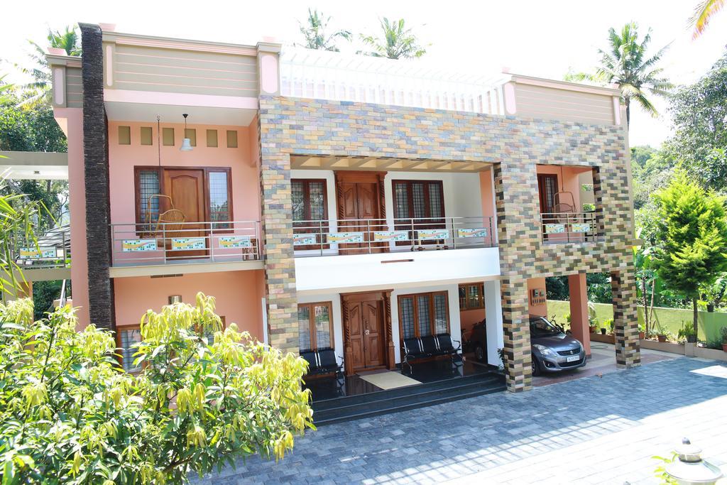Periyar Villa Home Stay - Thekkady Buitenkant foto